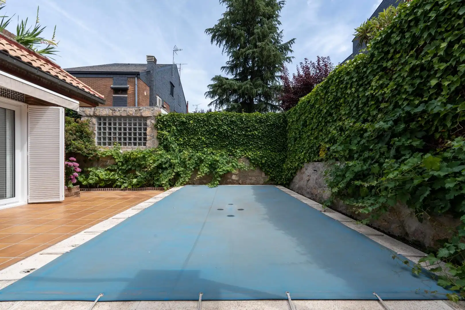 Casa aparellada amb piscina en venda a Avenida Europa, imagen 20