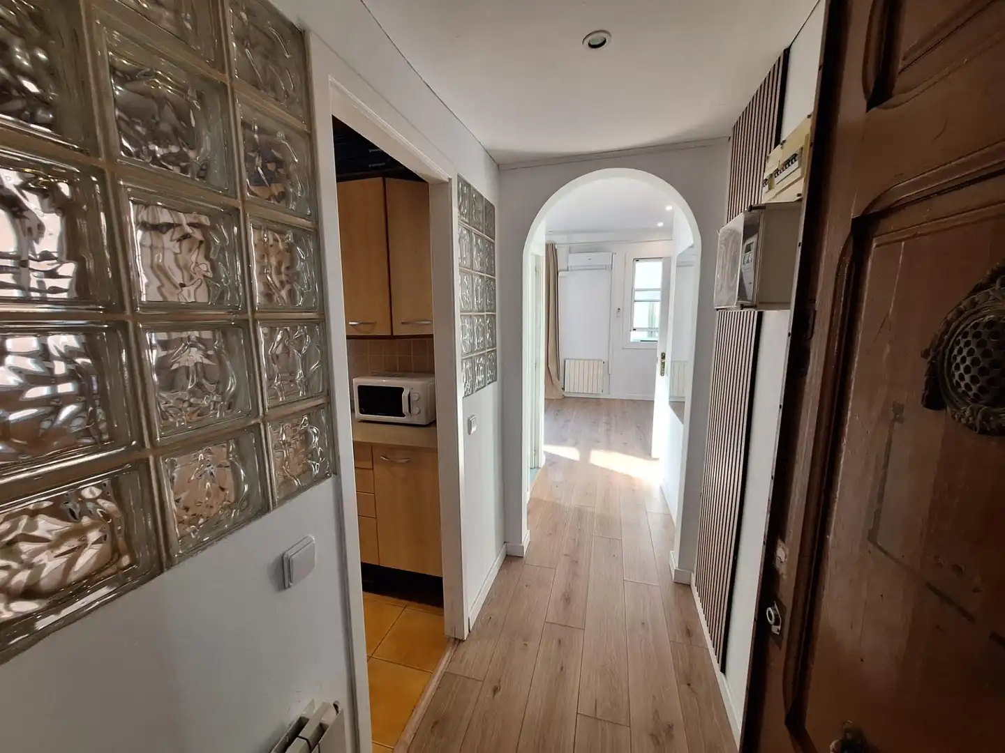 Wohnung zum Verkauf in Barcelona mit Klimaanlage und Heizung