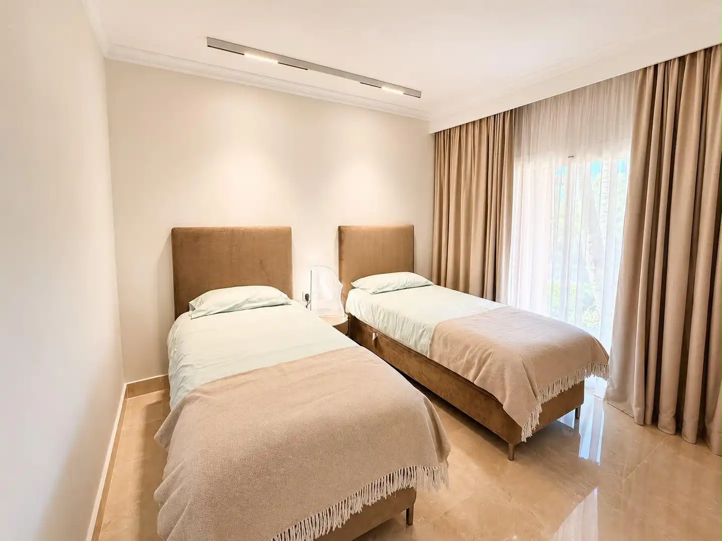 Bedroom of Ground floor for rent in Marbella  with Air Conditioner, Terrace and Swimming Pool