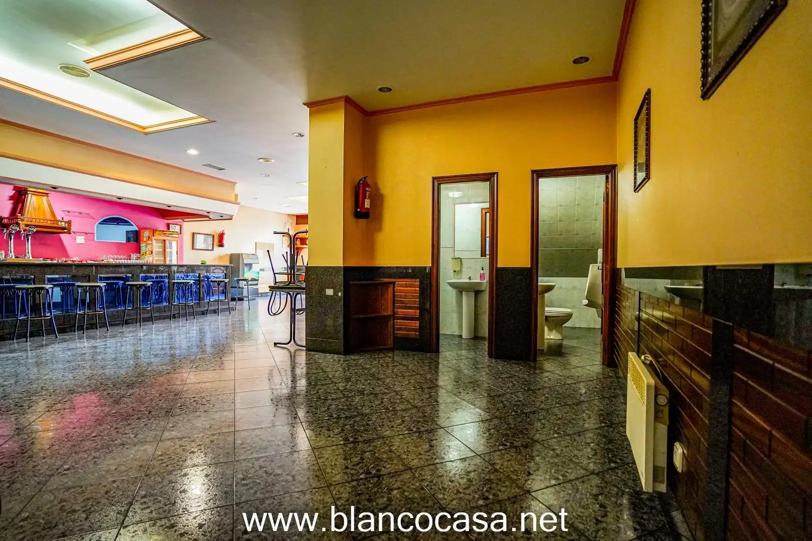Commercial properties for rent in A Laracha    with Furnished