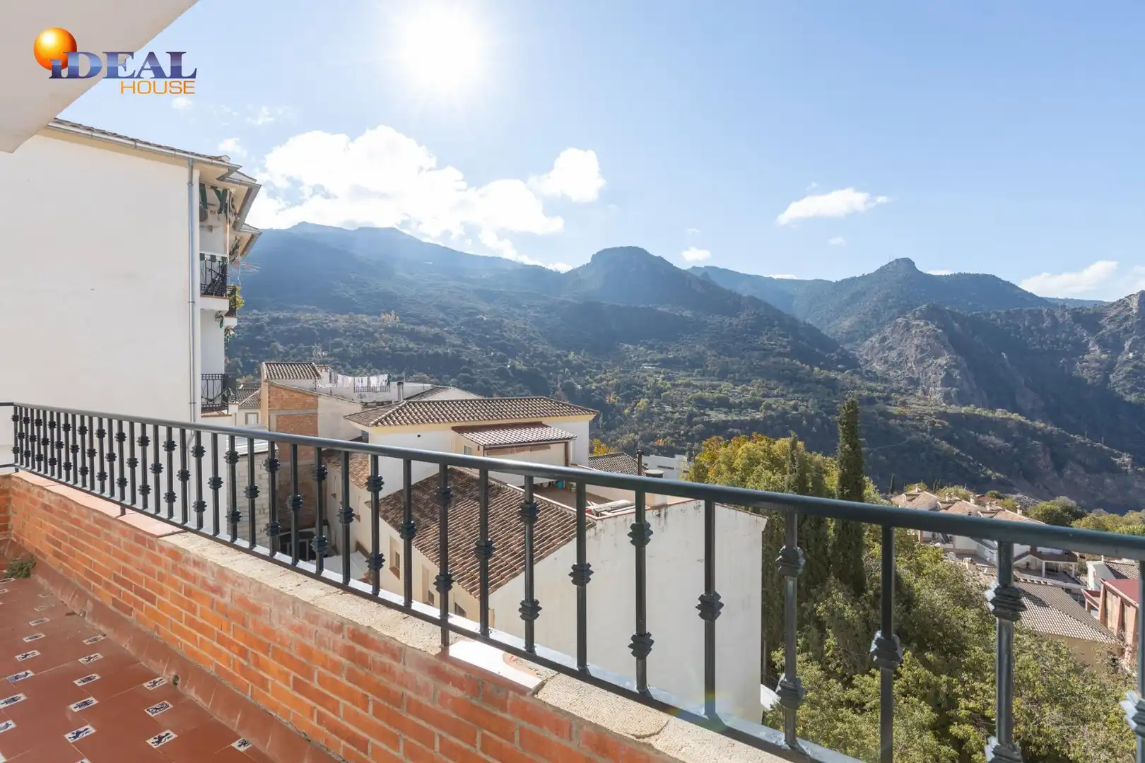 Appartamento con terrazza in vendita a Güéjar Sierra