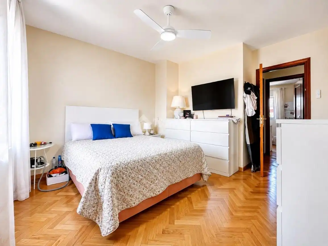 Habitación de Casa adosada en venta en Alcalá de Henares con Aire acondicionado, Calefacción y Parquet