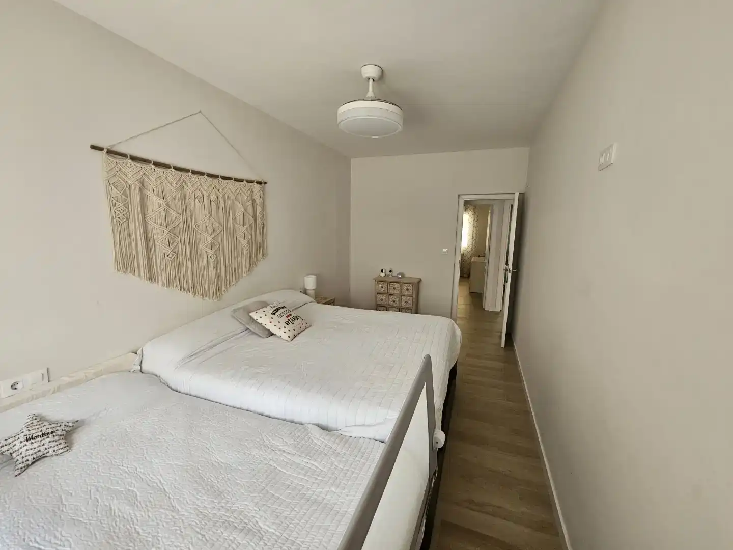 Dormitori de Casa o xalet en venda en Villena amb Aire condicionat i Piscina