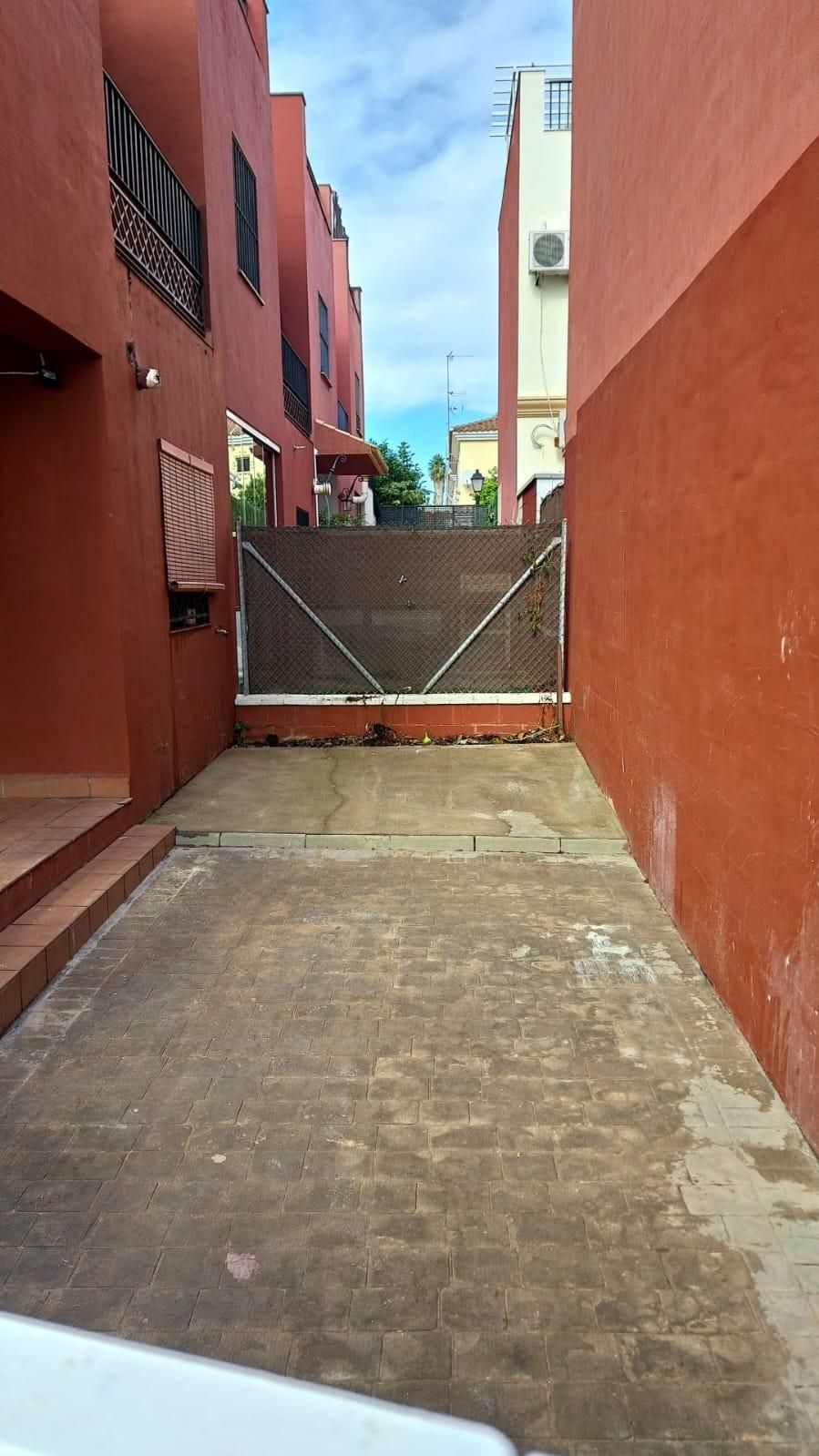 Exterior view of Single-family semi-detached for sale in Bollullos de la Mitación  with Private garden and Terrace