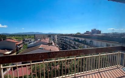 Vista exterior de Pis en venda en Figueres