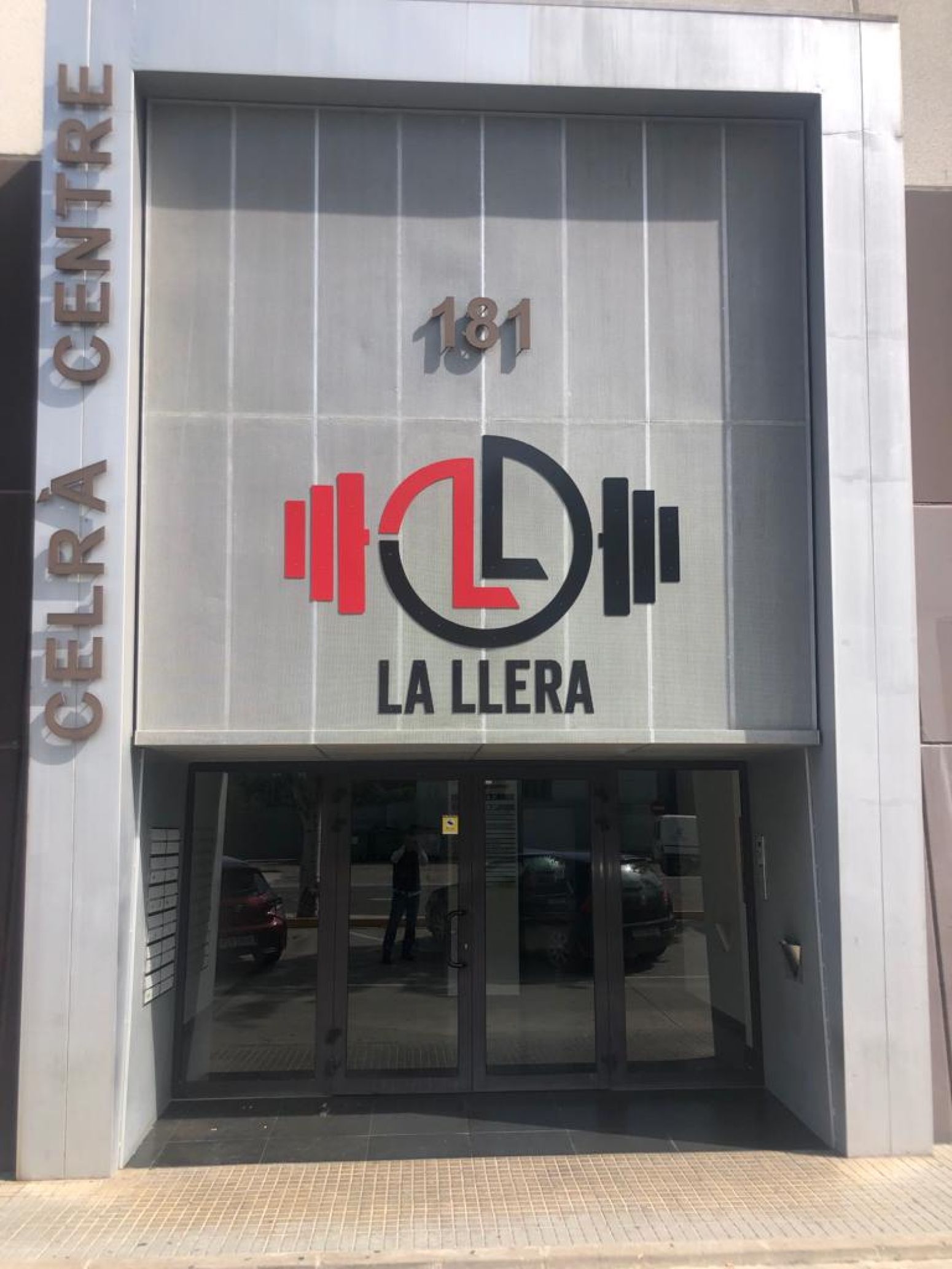 Vista exterior de Oficina en venda en Celrà amb Aire condicionat, Calefacció i Traster