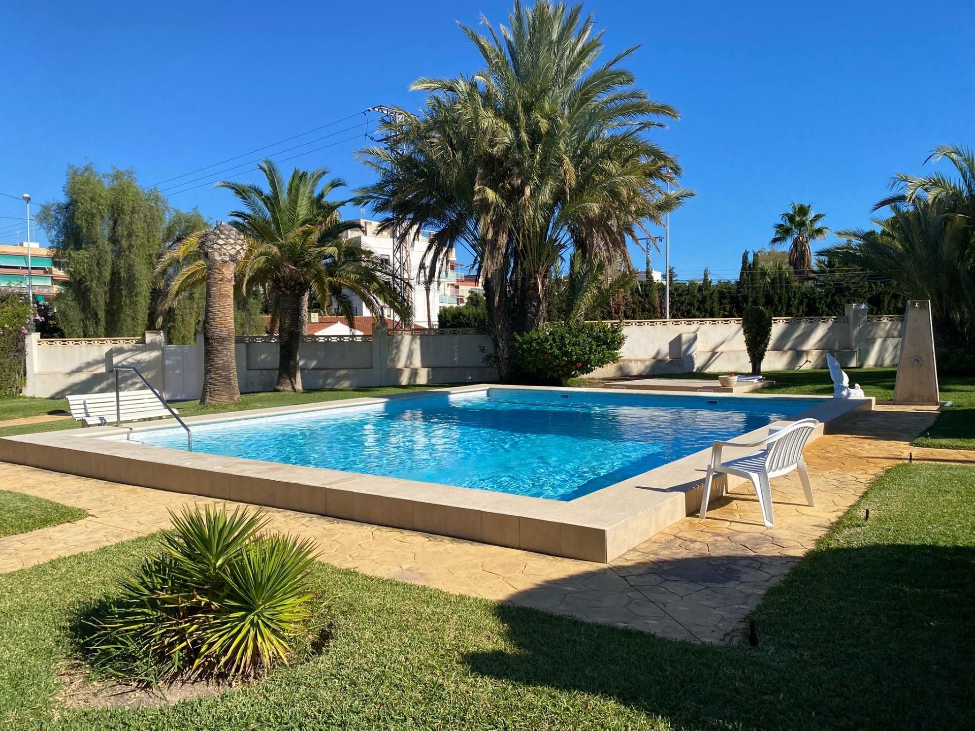 Swimming pool of Single-family semi-detached for sale in El Campello  with Private garden and Community pool