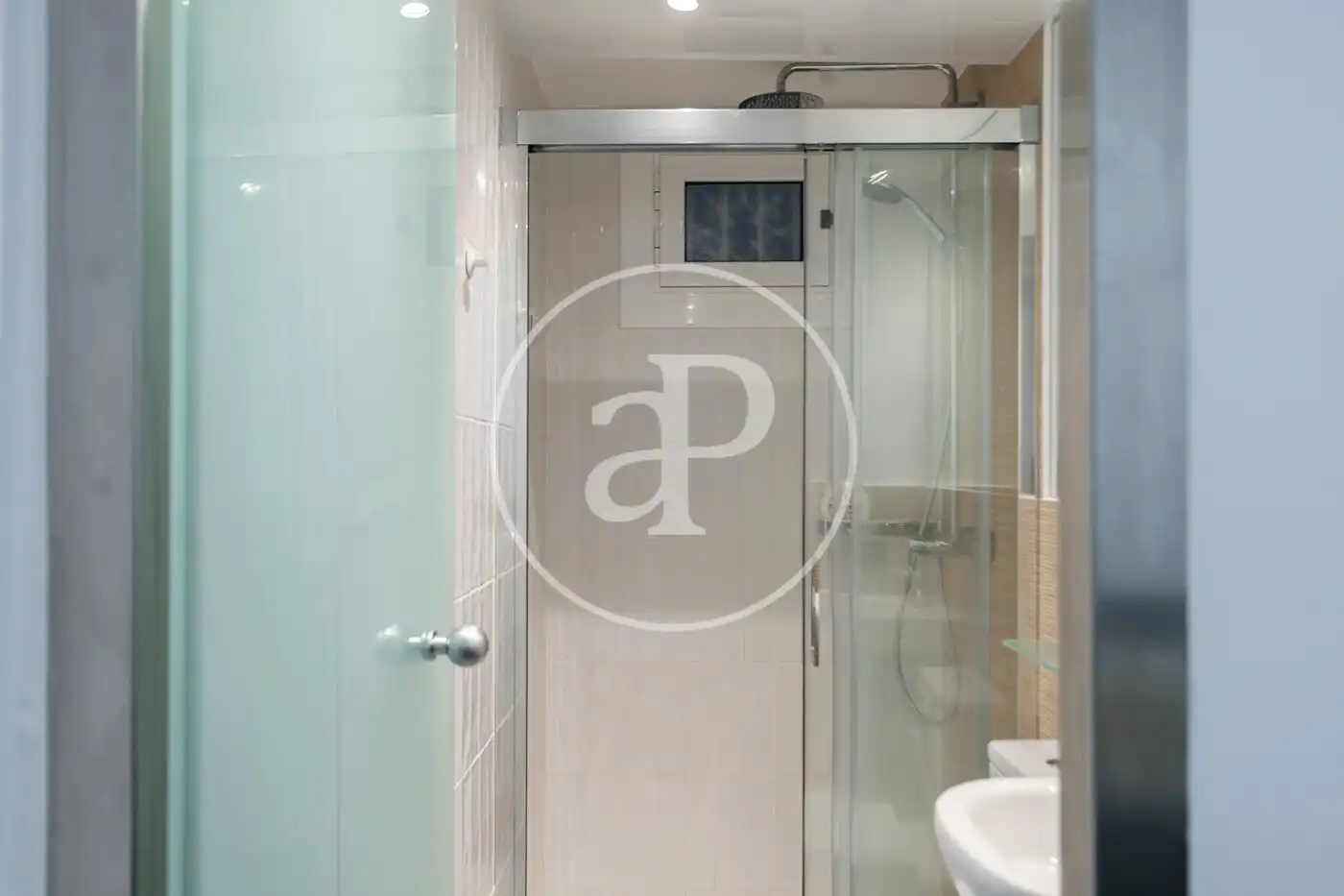 Baño de Piso en venta en Barcelona con Aire acondicionado, Calefacción y Amueblado