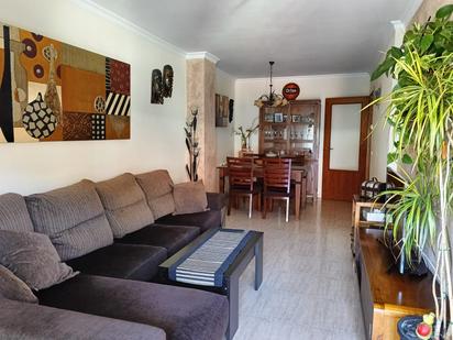 Sala d'estar de Dúplex en venda en Blanes amb Aire condicionat, Terrassa i Balcó