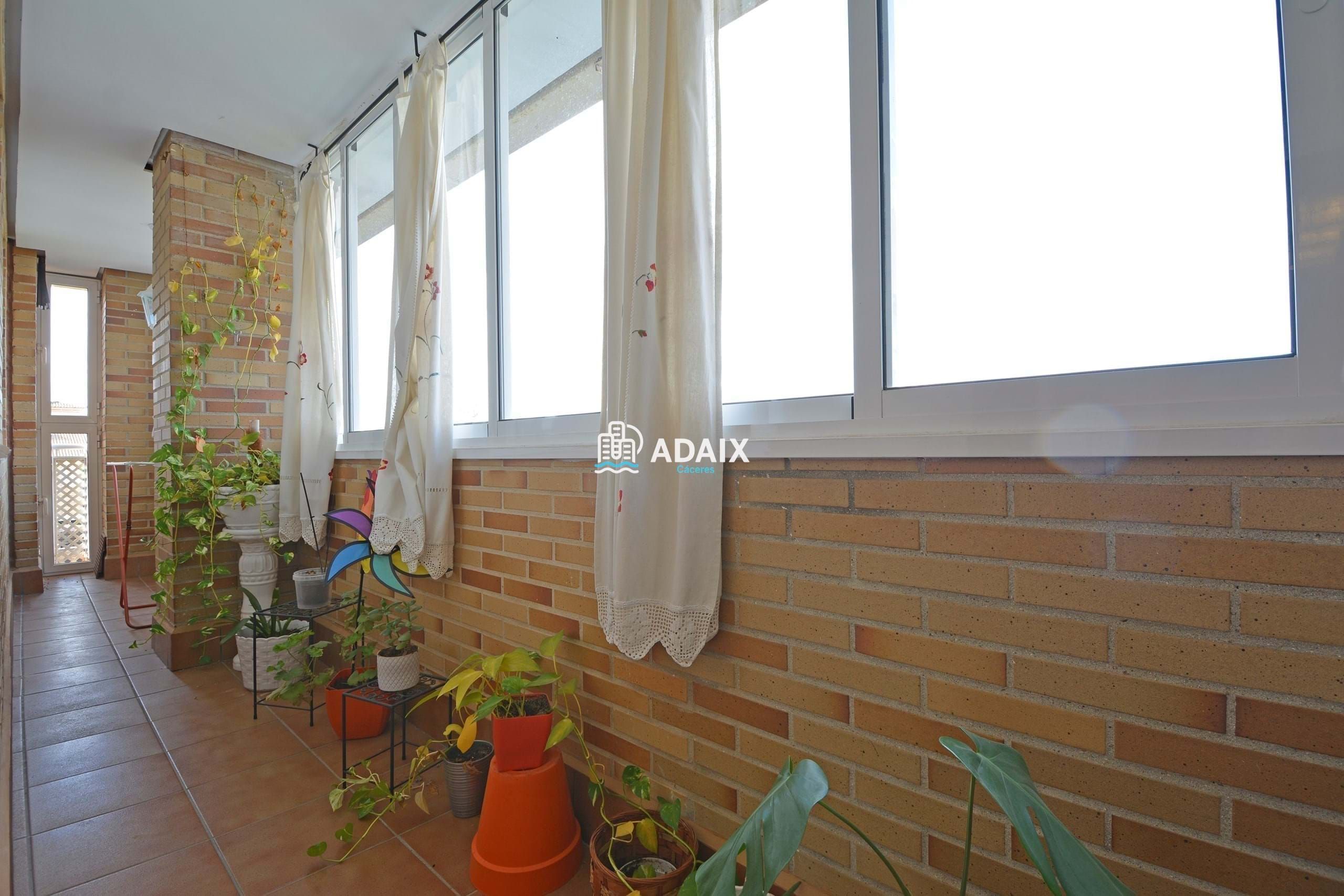 Jardí de Pis en venda en Cáceres Capital amb Calefacció, Terrassa i Piscina