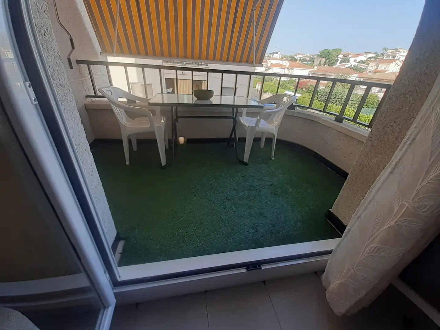 Piso con terraza en venta en Josefa Almirall, imagen 2