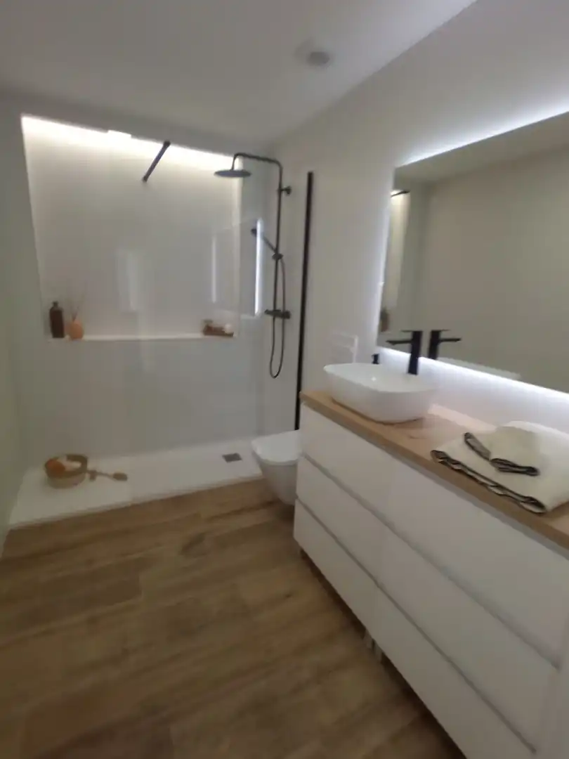 Baño de Casa adosada en venta en Madrid con Aire acondicionado, Amueblado y Alarma