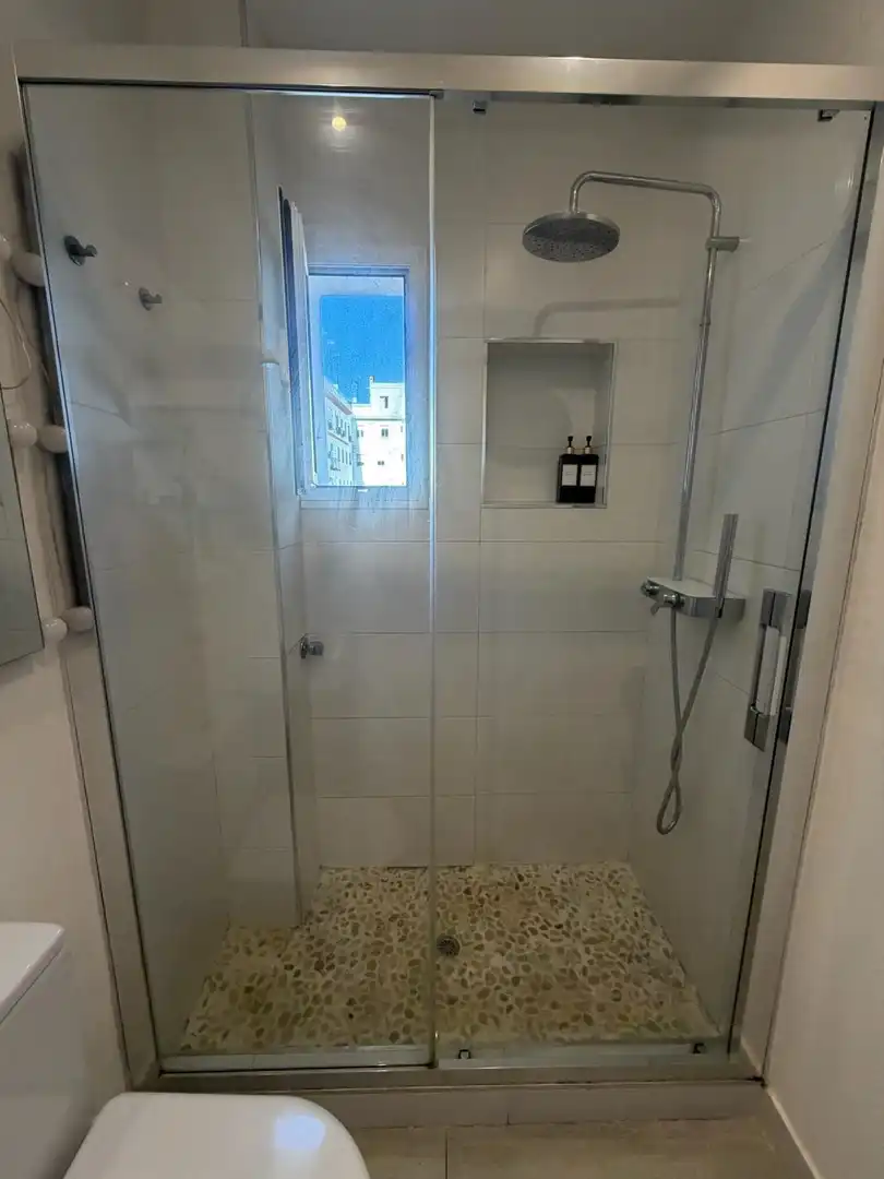Bathroom of Flat for sale in Sevilla  with Balcony