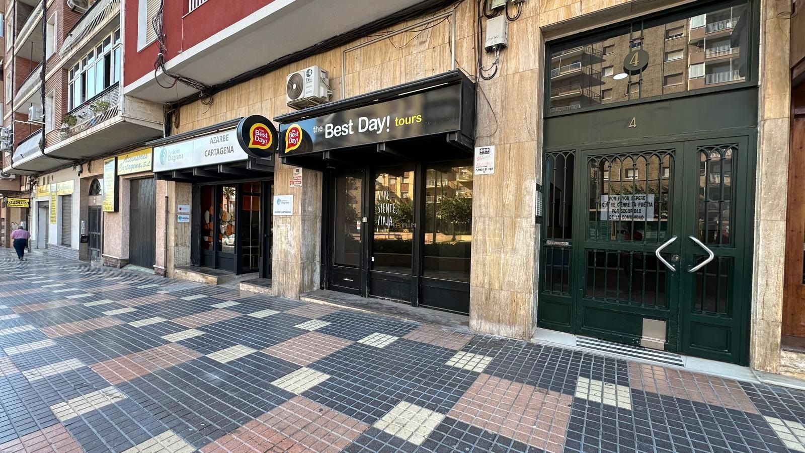 Premises to rent in Cartagena  with Air Conditioner, Heating and Furnished
