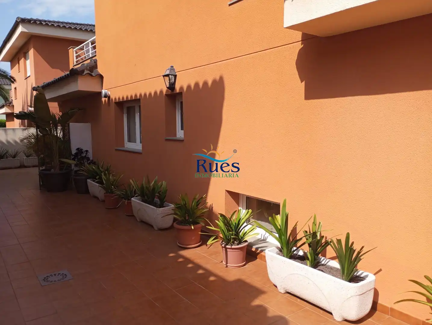 Vista exterior de Casa o chalet en venta en Oropesa del Mar / Orpesa con Aire acondicionado, Calefacción y Jardín privado