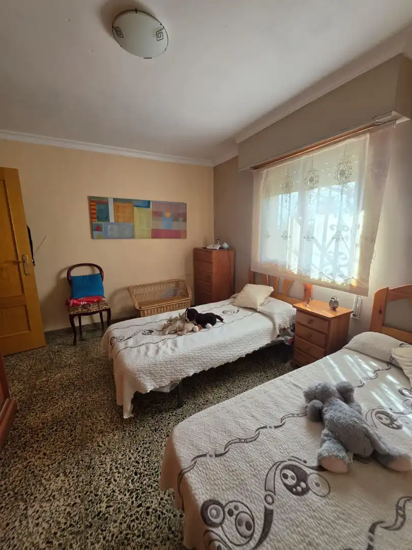 Dormitori de Casa o xalet en venda en Llíria amb Aire condicionat, Jardí privat i Terrassa