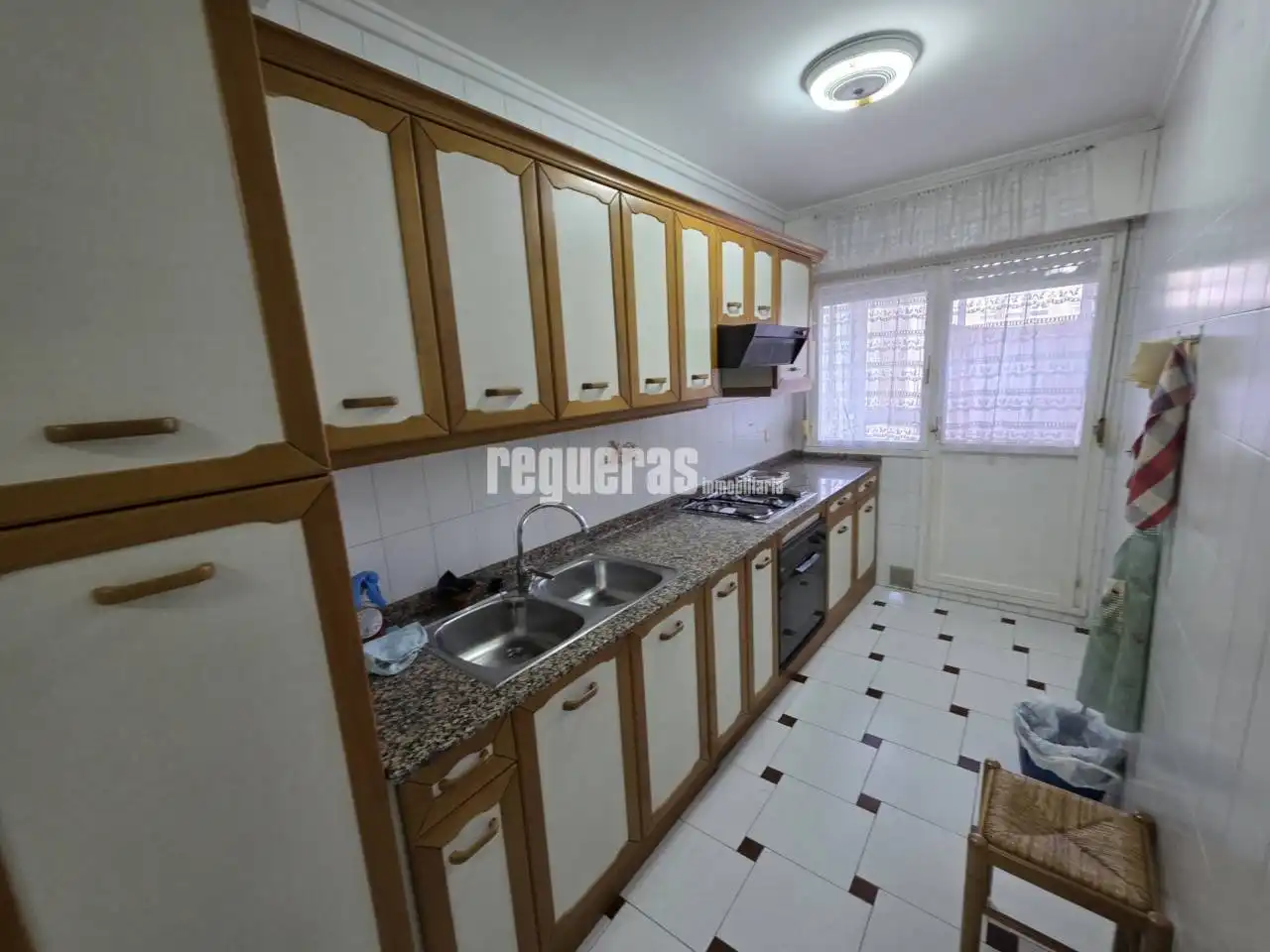 Cocina de Piso en venta en Avilés con Calefacción, Parquet y Terraza