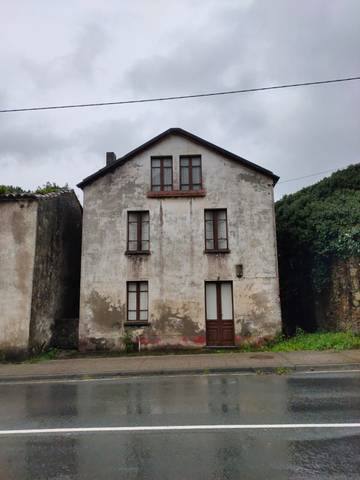 Casa-chalet en Venta en Cariño