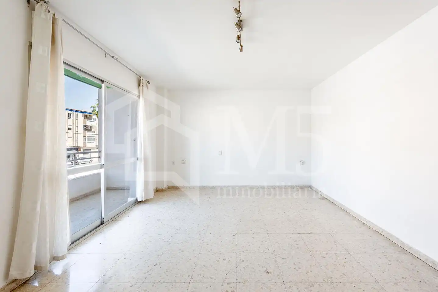 Sala de estar de Piso en venta en Vélez-Málaga con Terraza y Amueblado