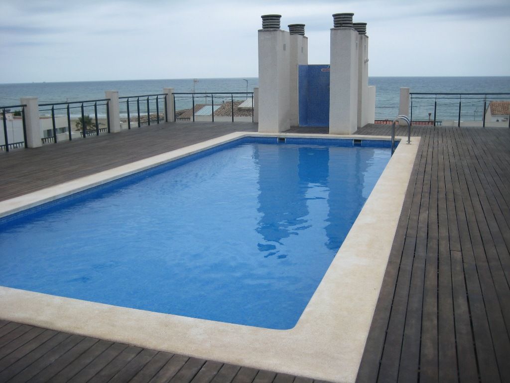 Piscina de Àtic de lloguer en Puçol amb Aire condicionat, Terrassa i Traster