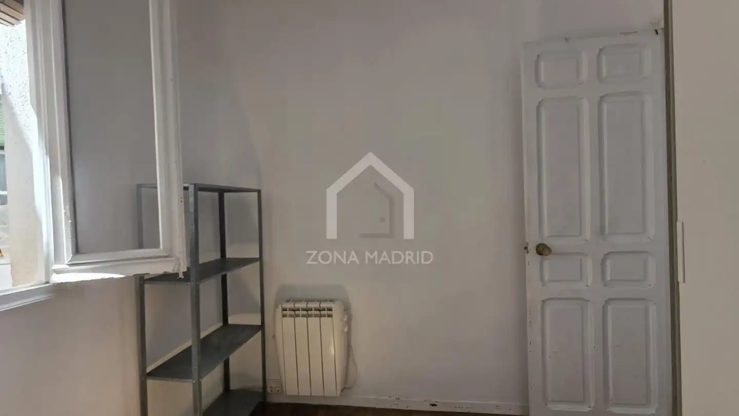 Habitación de Piso en venta en Madrid con Aire acondicionado