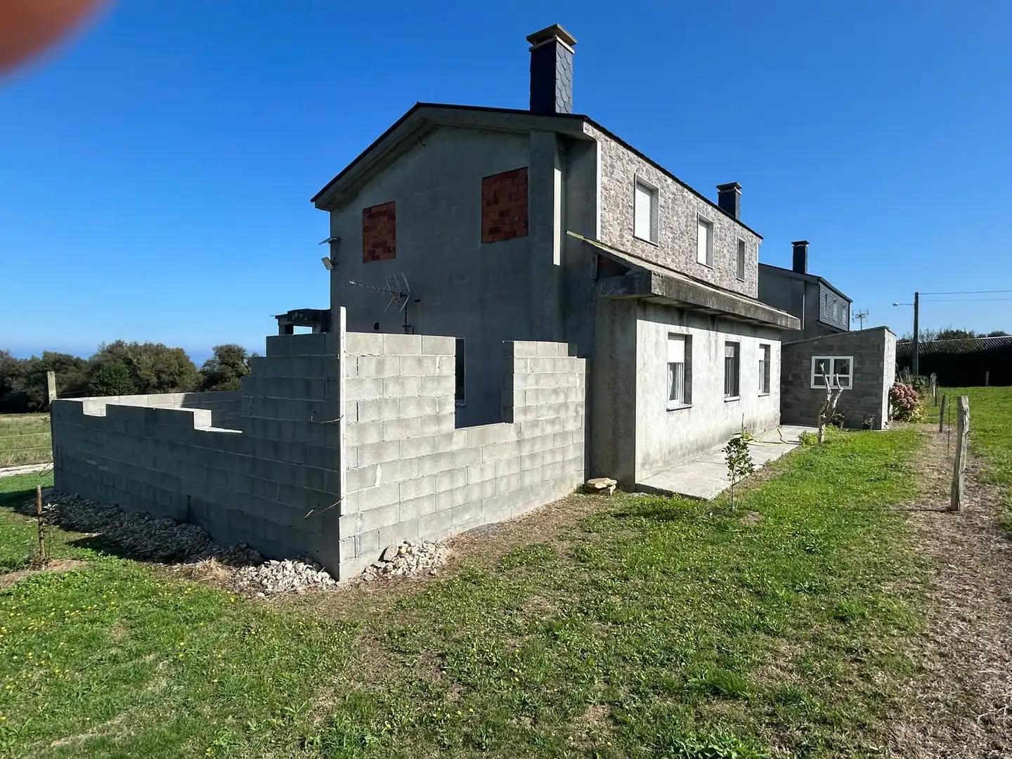 Vista exterior de Casa o xalet en venda en Barreiros amb Terrassa i Traster
