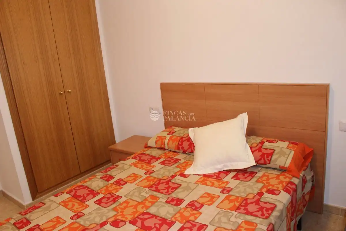 Schlafzimmer von Wohnung zur Miete in Navajas mit Klimaanlage, Heizung und Balkon