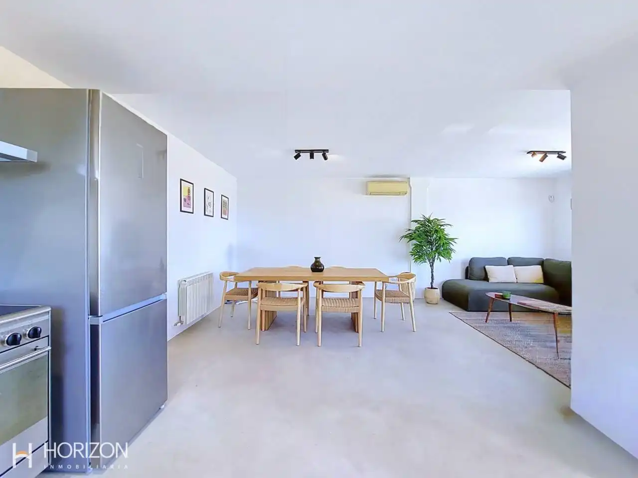 Comedor de Casa adosada en venta en Calafell con Aire acondicionado, Calefacción y Jardín privado