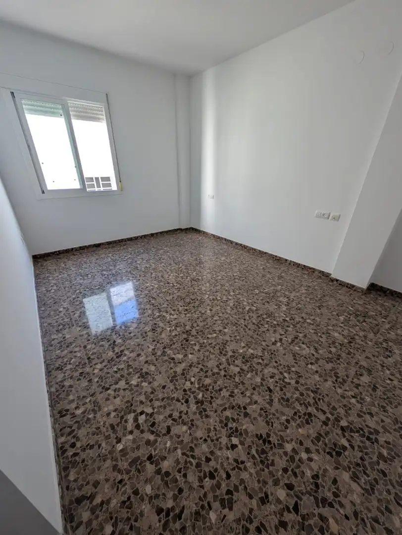 Wohnung zum Verkauf in Lucena mit Terrasse, Abstellraum und Balkon