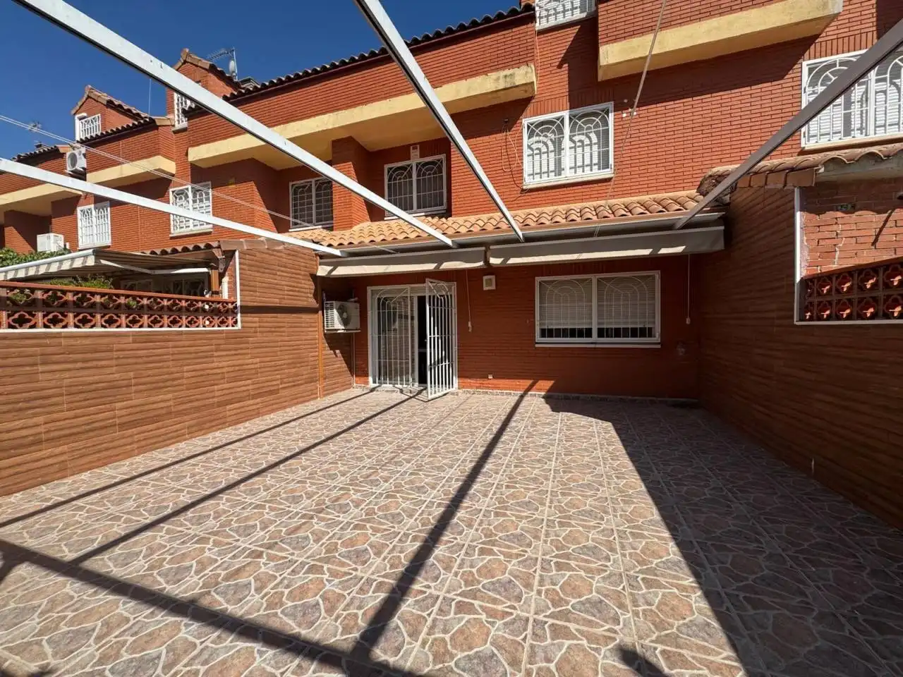 Exterior view of Houses for rent in Alcalá de Henares  with Air Conditioner, Heating and Private garden