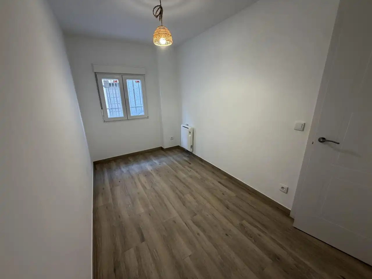 Habitación de Planta baja en venta en Madrid con Calefacción