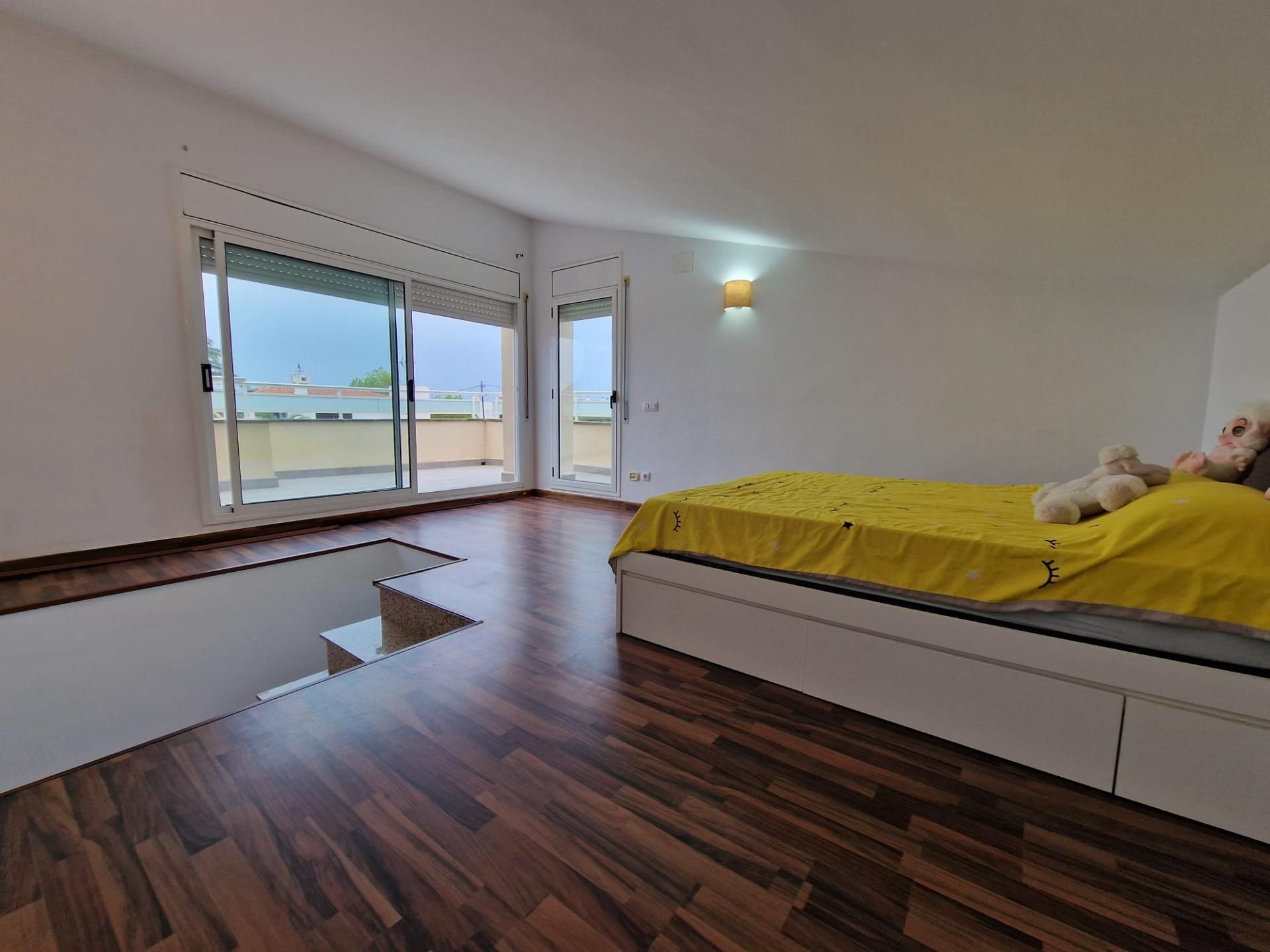 Bedroom of Single-family semi-detached for sale in Torredembarra  with Air Conditioner, Heating and Private garden