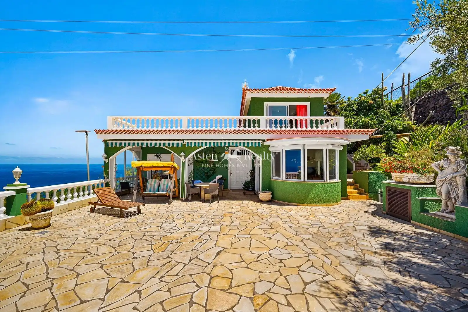 Vista exterior de Casa o chalet en venta en San Cristóbal de la Laguna con Terraza, Trastero y Piscina