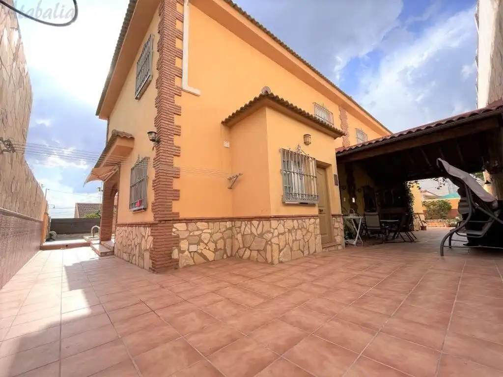 Vista exterior de Casa o chalet en venta en Málaga con Aire acondicionado, Calefacción y Jardín privado