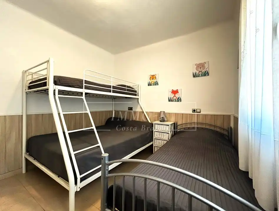 Dormitori de Apartament en venda en Llançà amb Terrassa