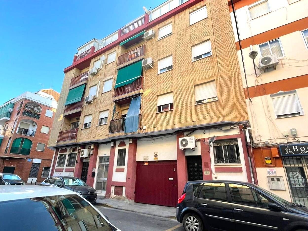 Vista exterior de Pis en venda en  Huelva Capital amb Terrassa i Traster