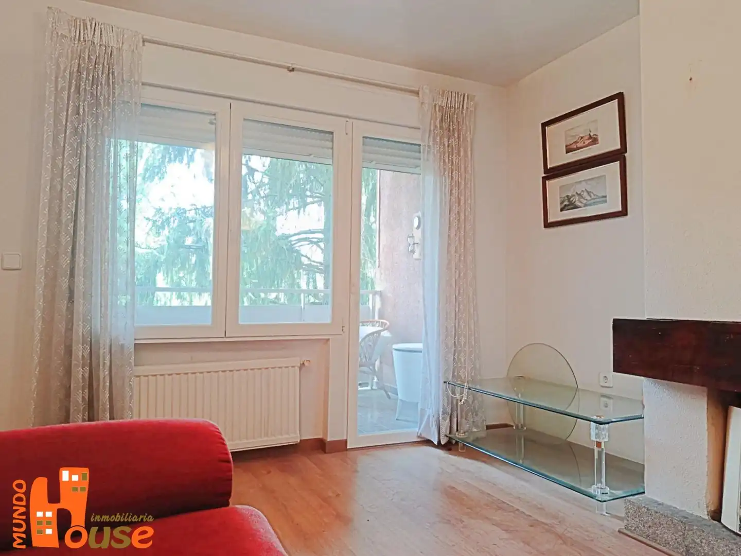 Sala de estar de Piso en venta en Real Sitio de San Ildefonso con Calefacción, Terraza y Piscina comunitaria