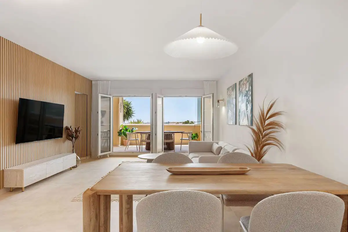 Piso con ascensor en venta en Nueva Andalucía, imagen 2
