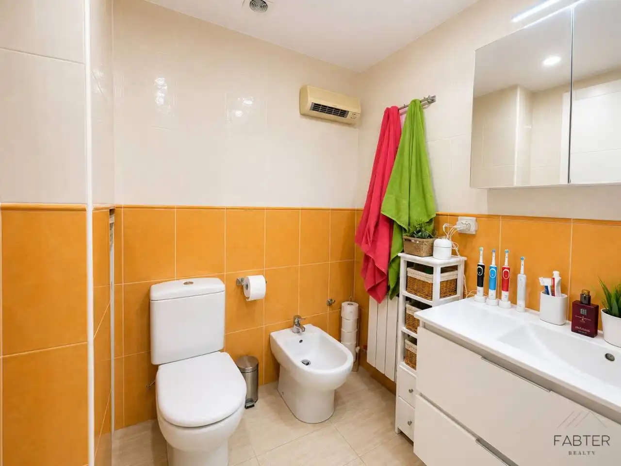 Bany de Pis en venda en Santa Eulàlia de Ronçana amb Aire condicionat, Calefacció i Parquet