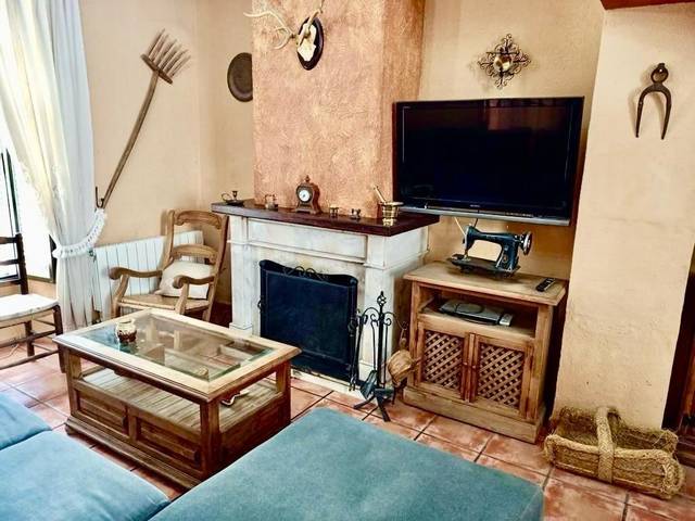 Casa-chalet en Venta en Cardeña