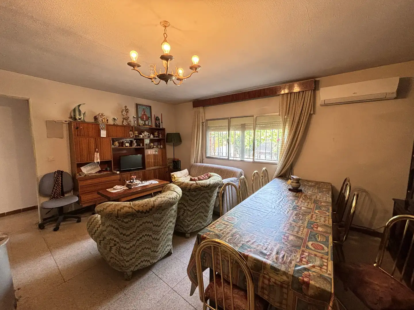 Sala de estar de Finca rústica en venta en Villa del Prado con Aire acondicionado, Calefacción y Amueblado