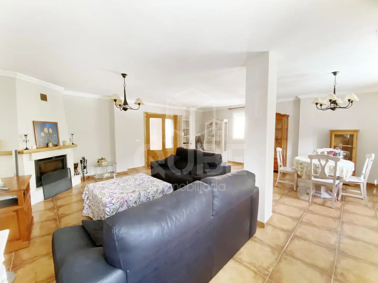 Sala d'estar de Casa adosada en venda en Alhaurín de la Torre amb Aire condicionat, Terrassa i Traster