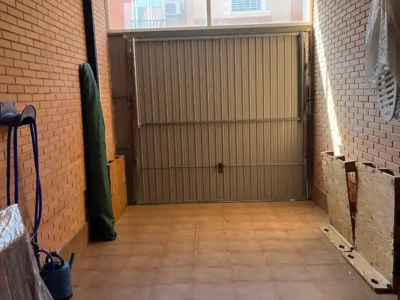 Aparcament de Casa adosada en venda en Poblete amb Aire condicionat i Piscina