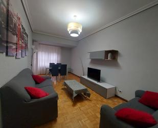 Living room of Flat to rent in  Logroño  with Heating, Parquet flooring and Terrace