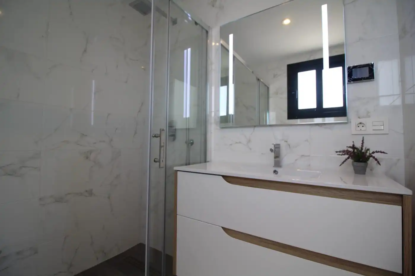 Baño de Casa o chalet en venta en La Nucia con Aire acondicionado, Calefacción y Jardín privado