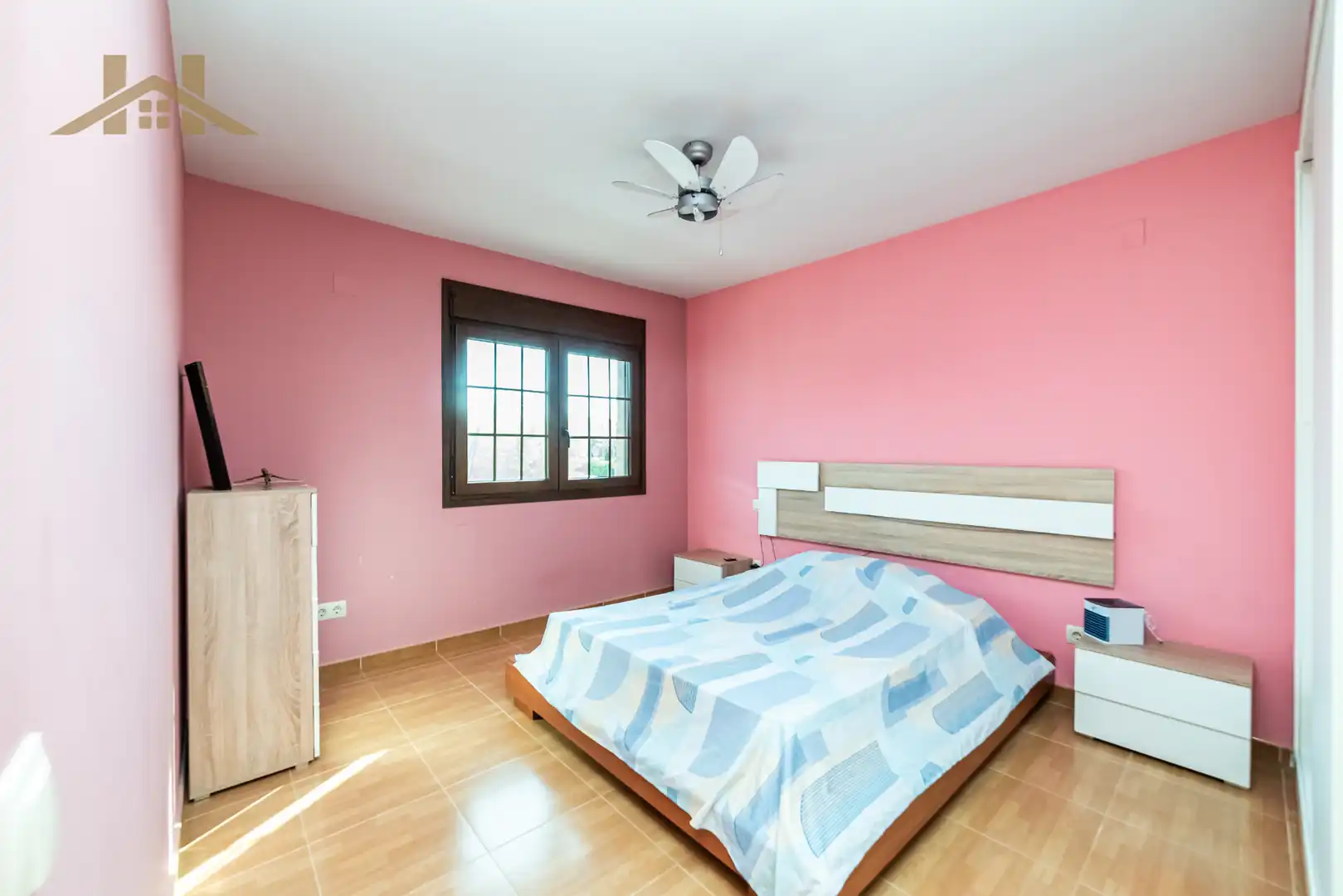 Dormitori de Casa o xalet en venda en El Álamo amb Aire condicionat, Jardí privat i Piscina
