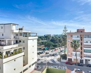 Vista exterior de Pis en venda en Vélez-Málaga amb Piscina