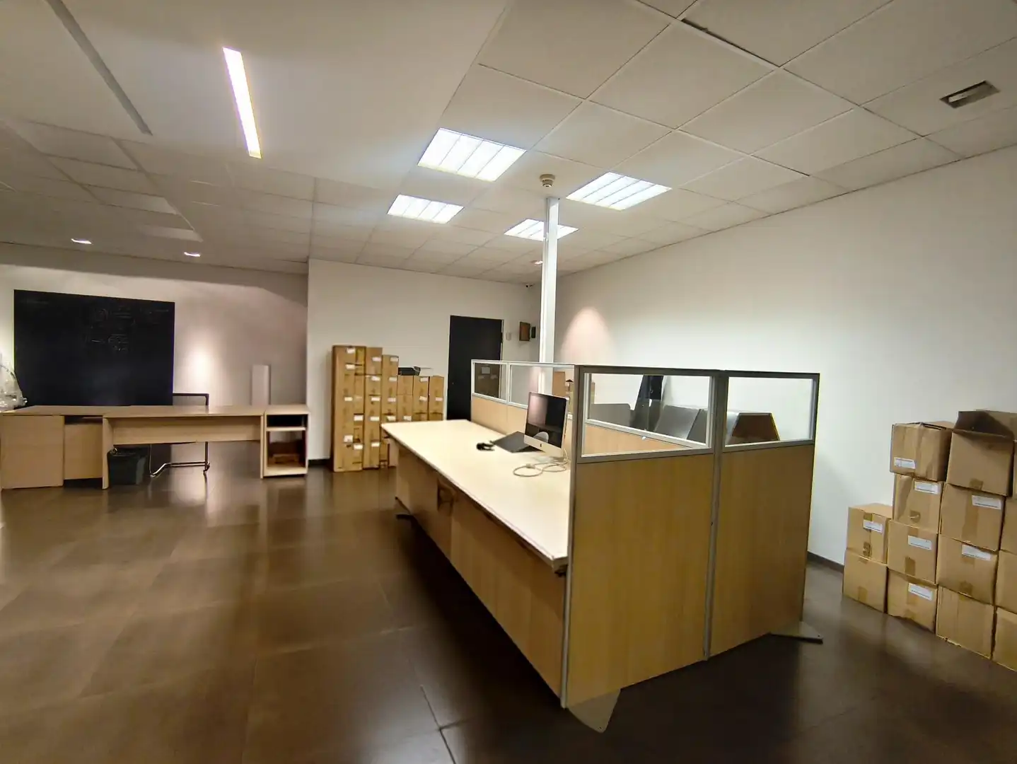 Nau industrial en venda en Badalona
