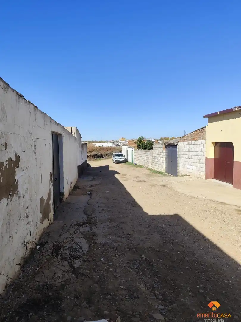 Außenansicht von Residential zum Verkauf in Almendralejo