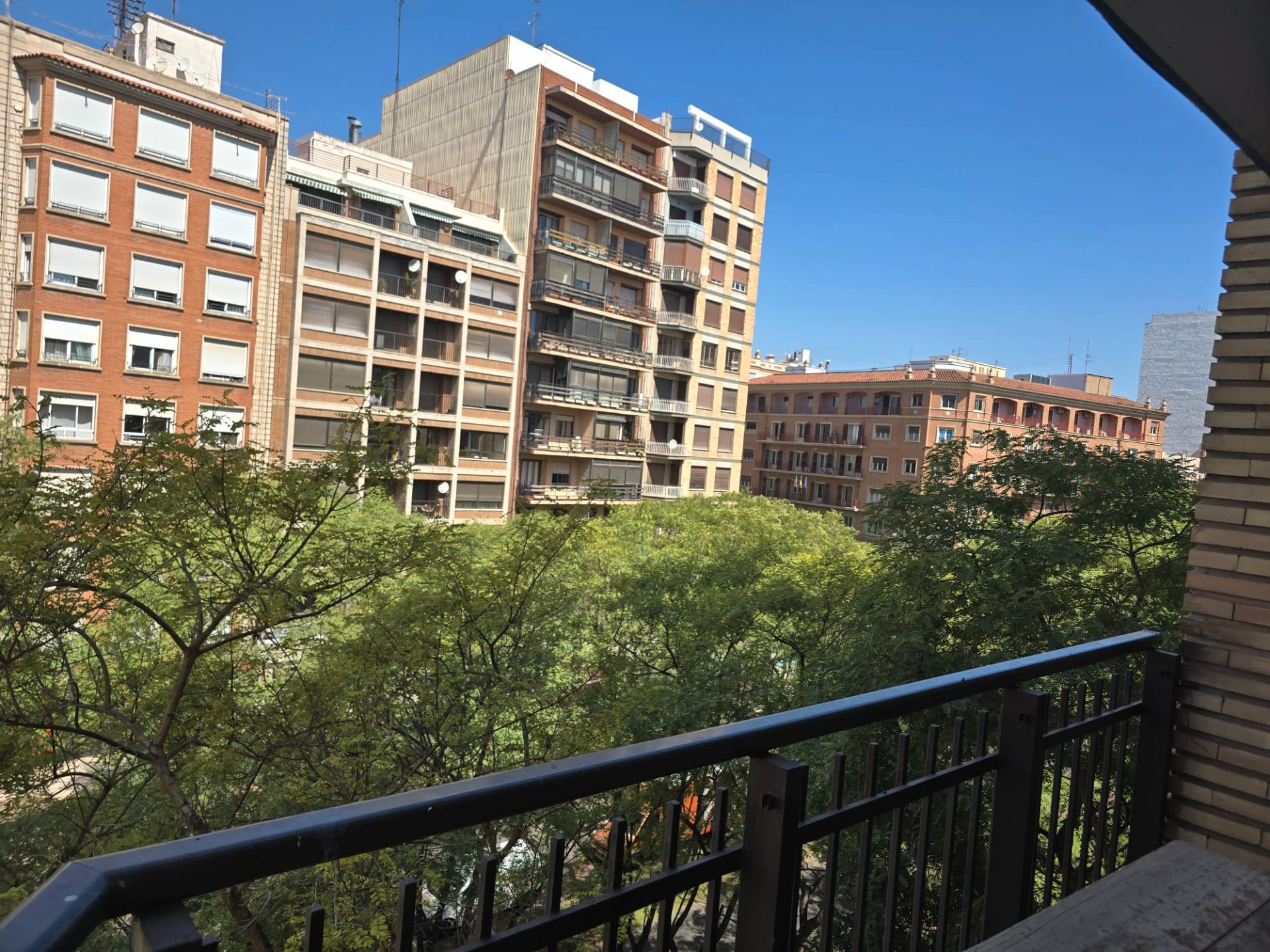 Vista exterior de Piso en venta en Castellón de la Plana / Castelló de la Plana con Balcón